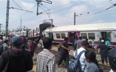 ����ӡ�����𳵣�ײ�ˡ���